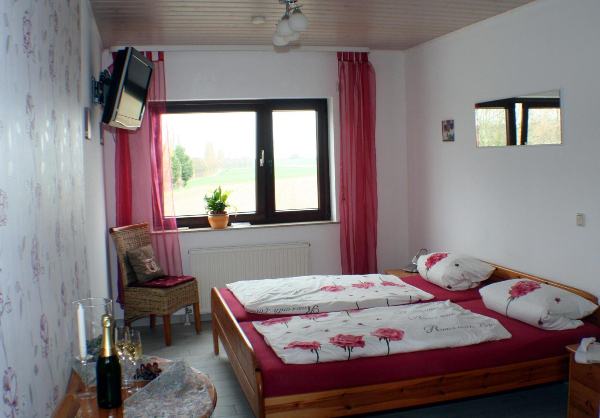 Pension Und Weingut Hirschhof Offenheim Экстерьер фото
